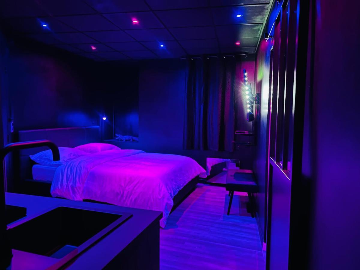 Love Room Suite Dirty Diana Aubagne Zewnętrze zdjęcie